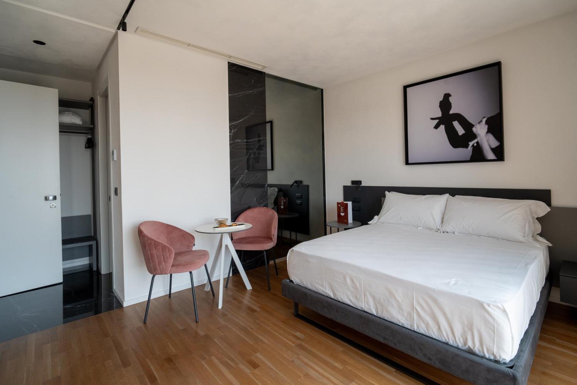 Mon Luxury Rooms Spa Николози Екстериор снимка