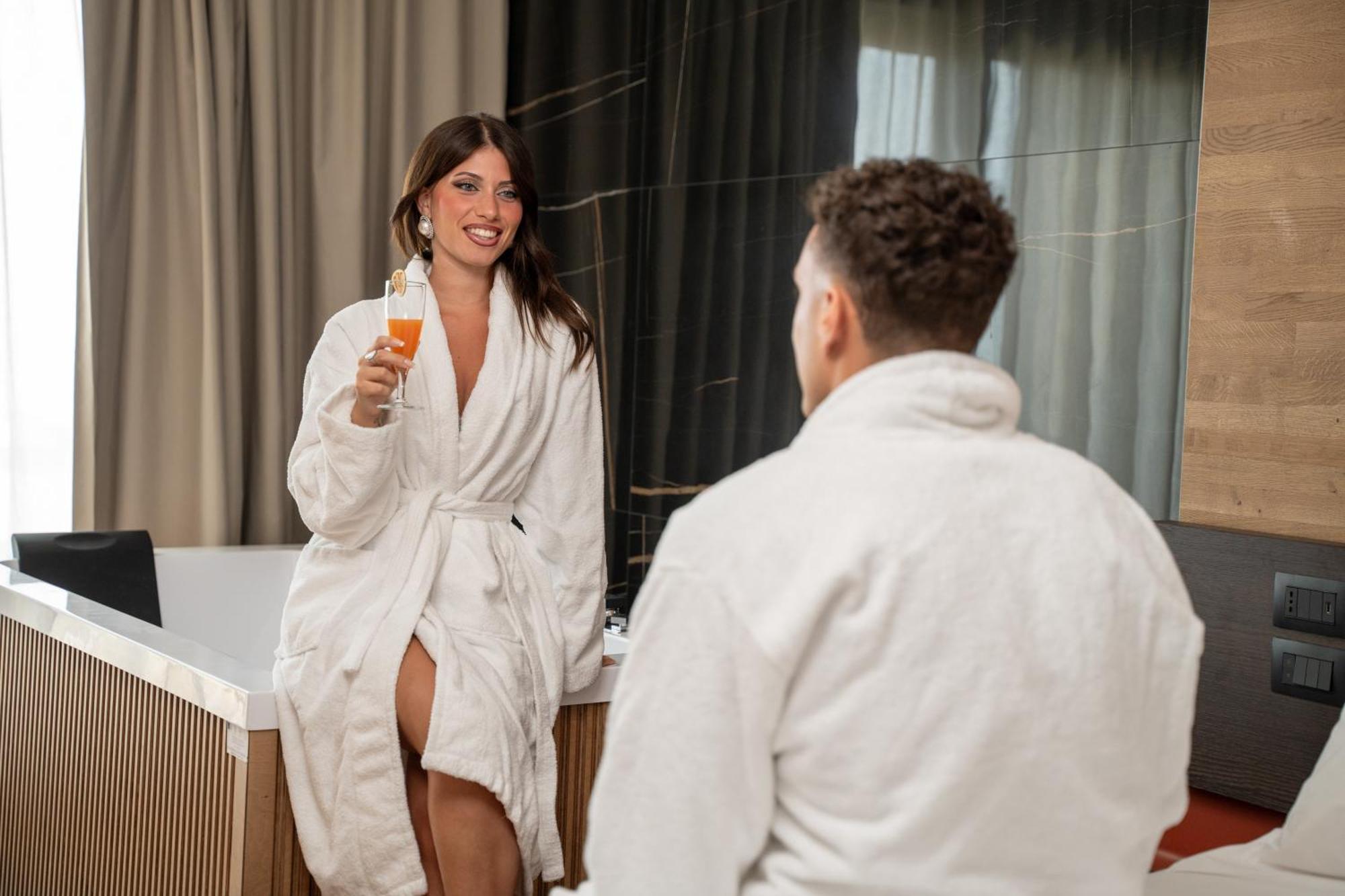 Mon Luxury Rooms Spa Николози Екстериор снимка