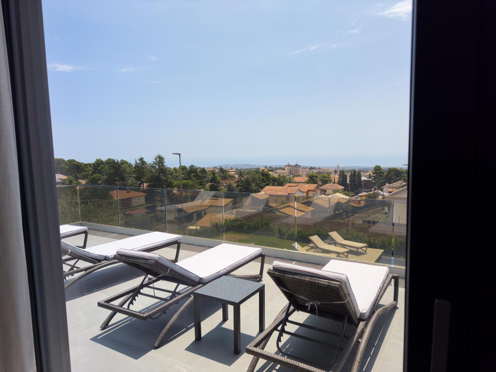 Mon Luxury Rooms Spa Николози Екстериор снимка