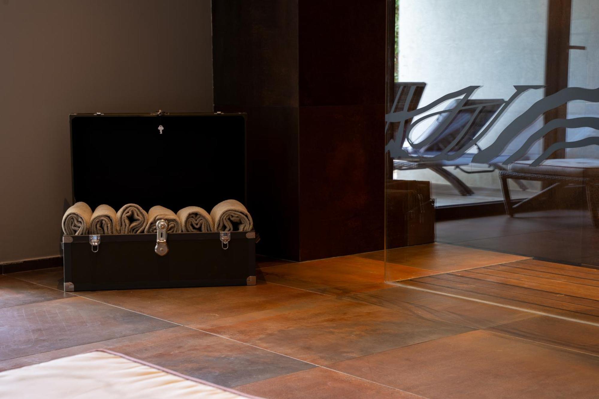 Mon Luxury Rooms Spa Николози Екстериор снимка
